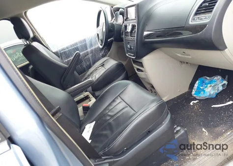 2013 Chrysler Town & Country Touring z USA, uszkodzony, nr VIN 2C4RC1BG0DR620471